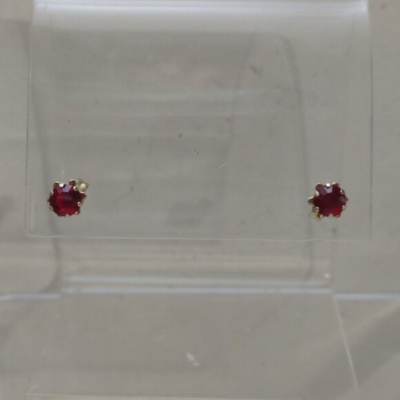 14K Yellow Gold Ruby Stud Earrings Round Red Gemstone 0.37g Minimalist Design - Picture 3 of 10